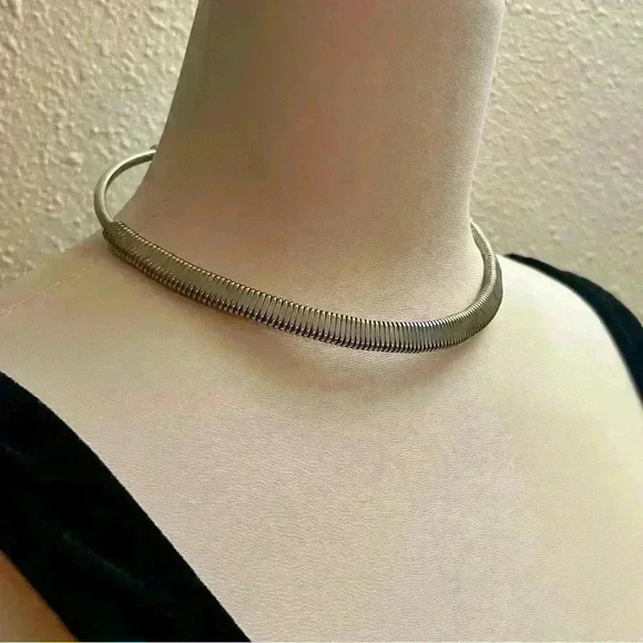 Vintage Metal Formed Cuff Necklace - Picture 1 of 3